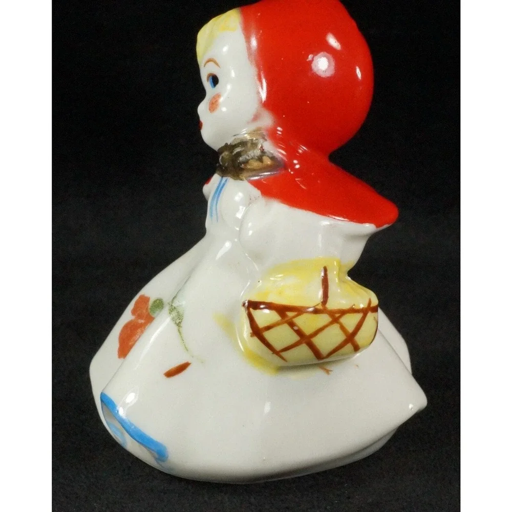 Vtg Hull Pottery Little Red Riding Hood Salt & Pepper Shakers 3.24